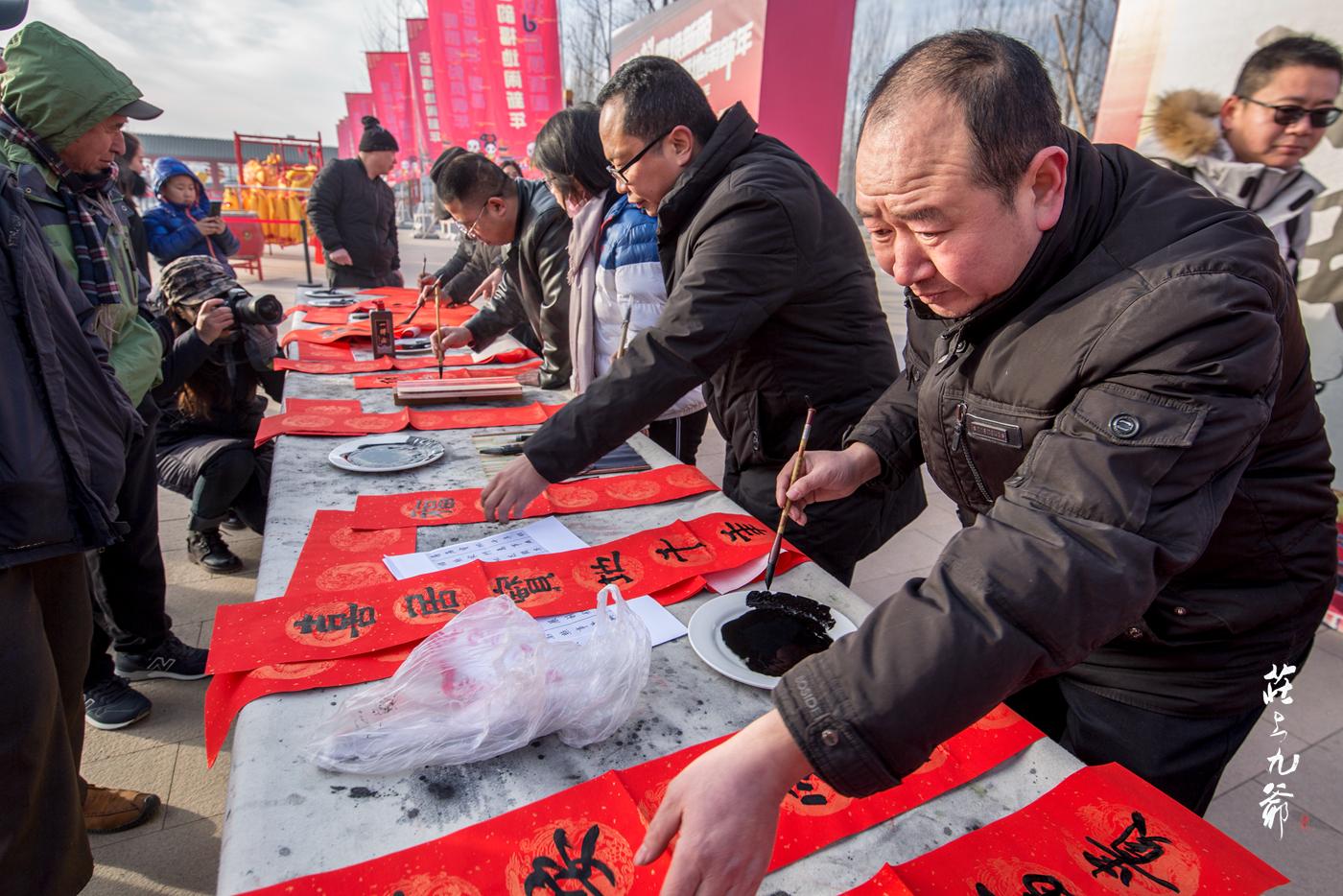 中国人的串门文化表达的是邻里和睦,人丁兴旺.