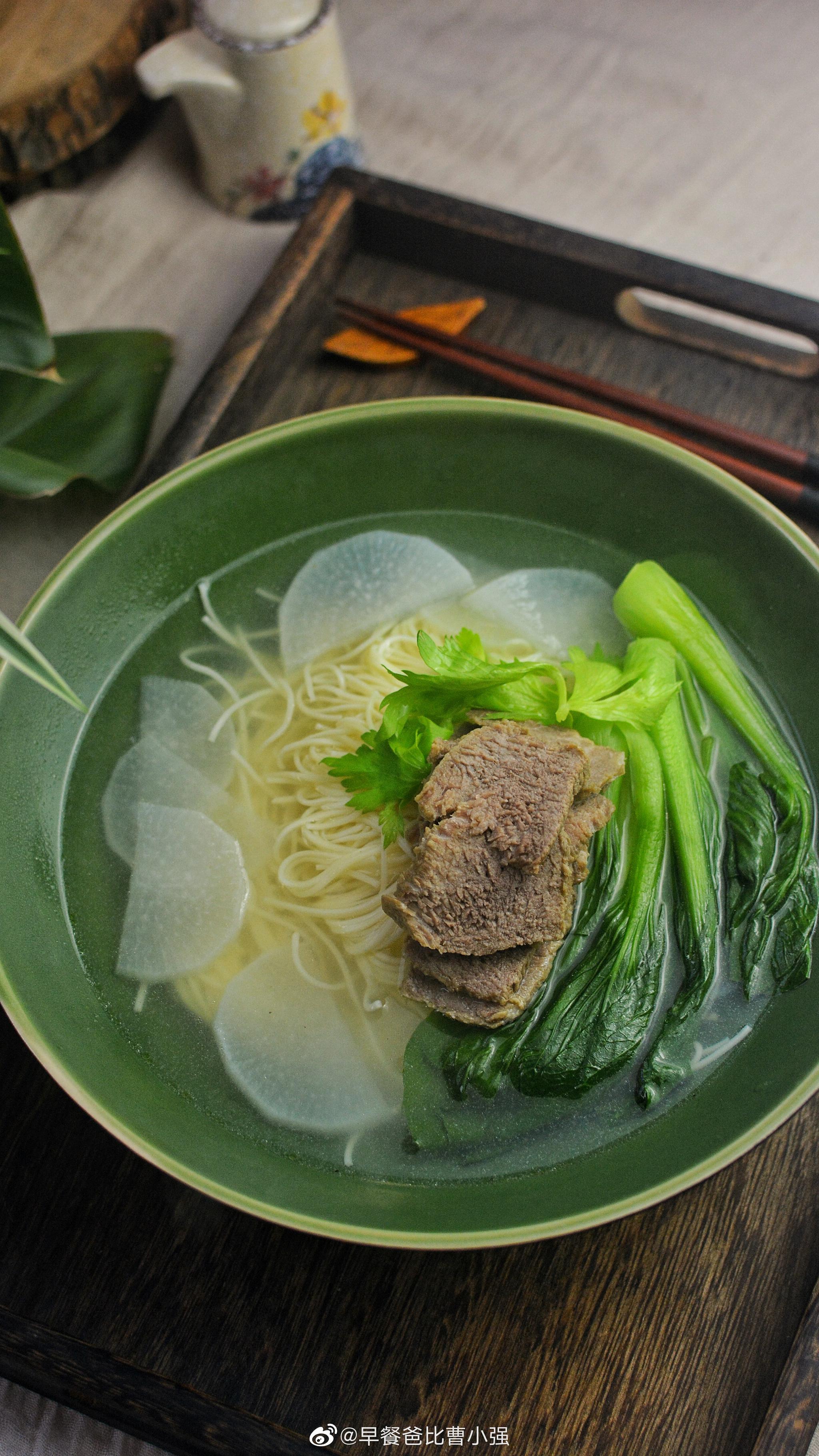 今天早餐清汤牛肉面大家早安 周末愉快