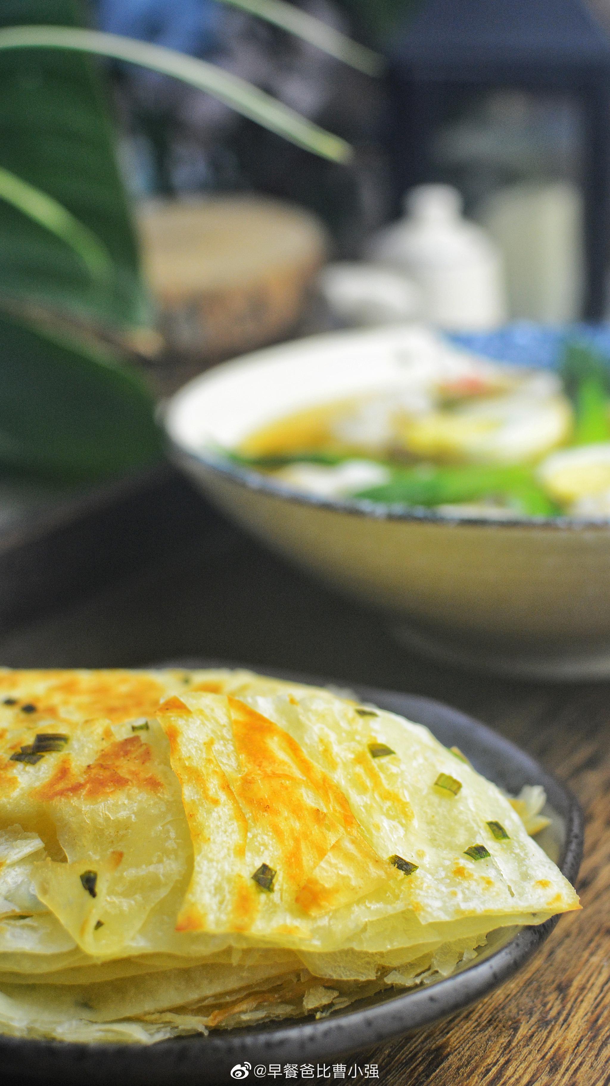 今天早餐馄饨加卤蛋葱油饼大家早安