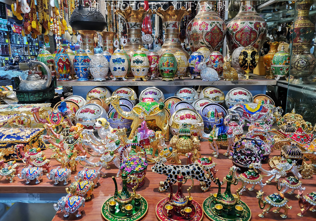 国际大巴扎塔顶俯瞰乌鲁木齐,繁华盛景令国人自豪,让外国人惊叹