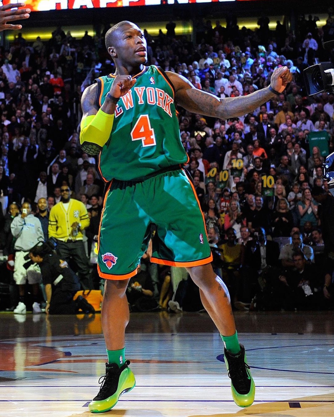 祝身高175的内特-罗宾逊35岁生快