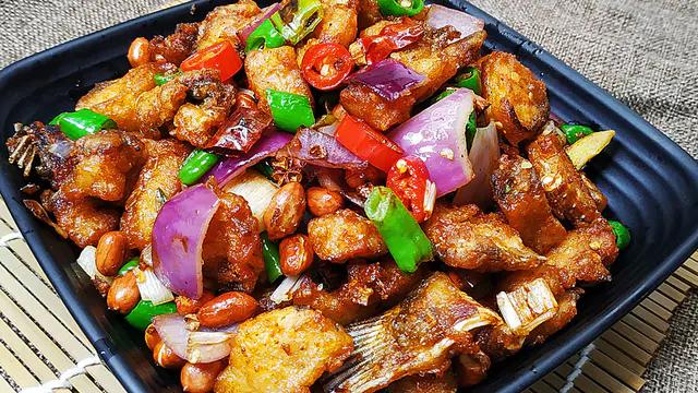 香辣鱼块的家常做法,方法简单味道好,做出来比饭店的都要好吃!