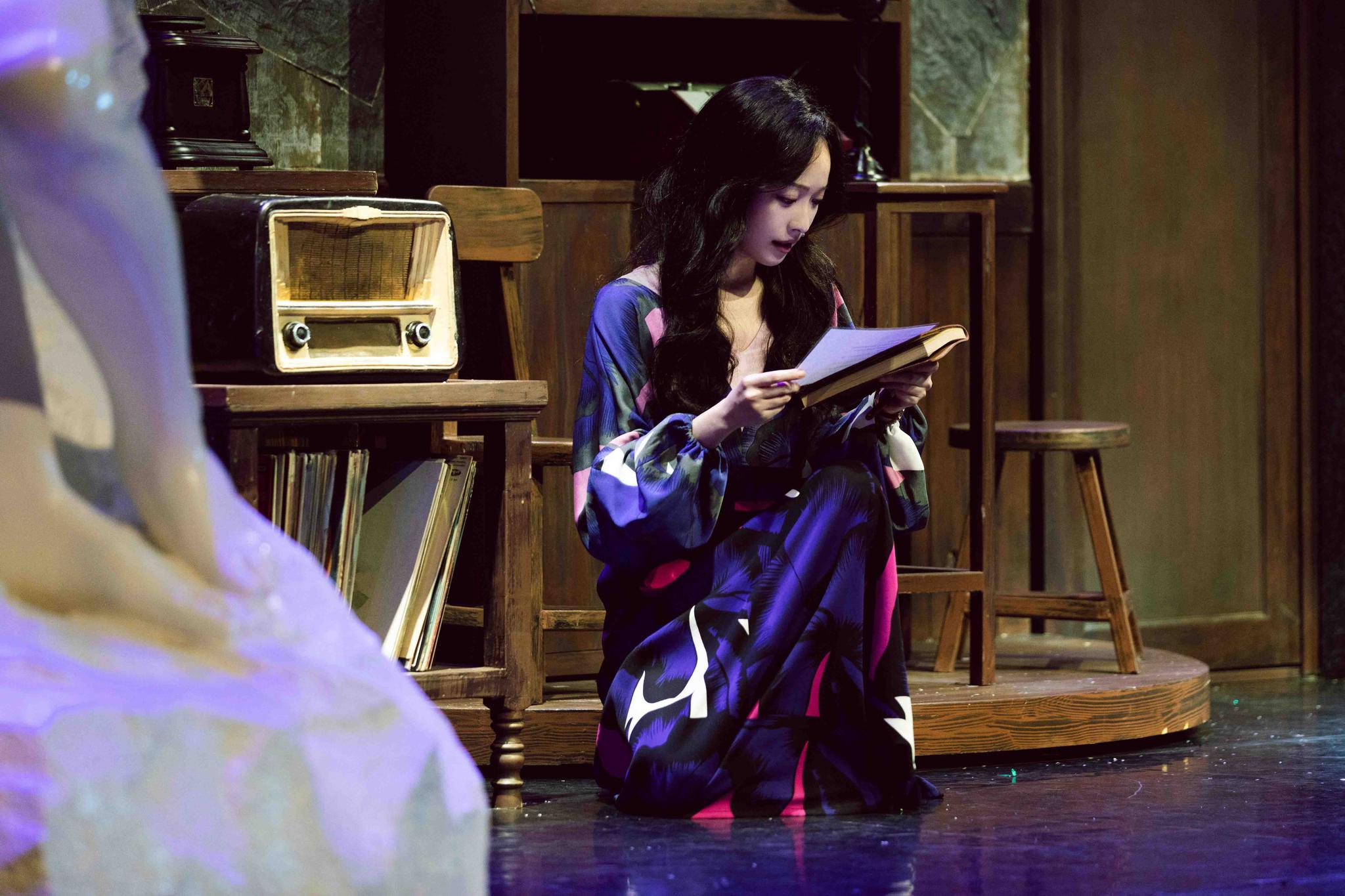 倪妮合作赖声川首演话剧幺幺洞捌全新尝试好评不断