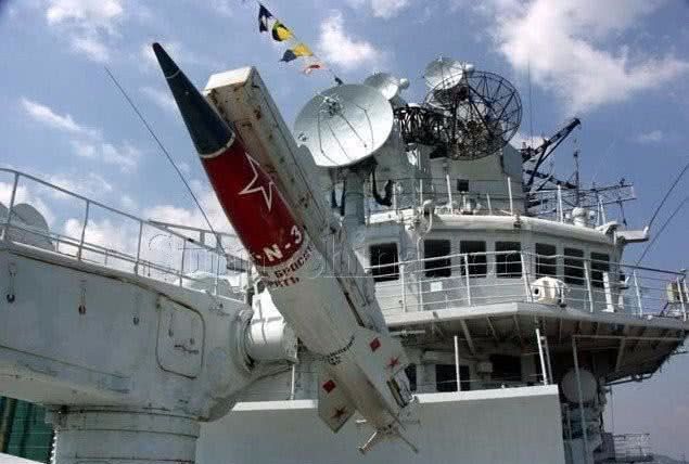 巨大的sa–n–3"风暴"舰空导弹与美军"黄铜骑士"舰空导弹同级别……"