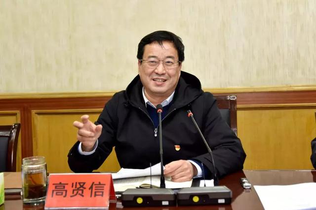 卧龙区委书记高贤信在年轻干部座谈会上寄语:青春是用来奋斗的