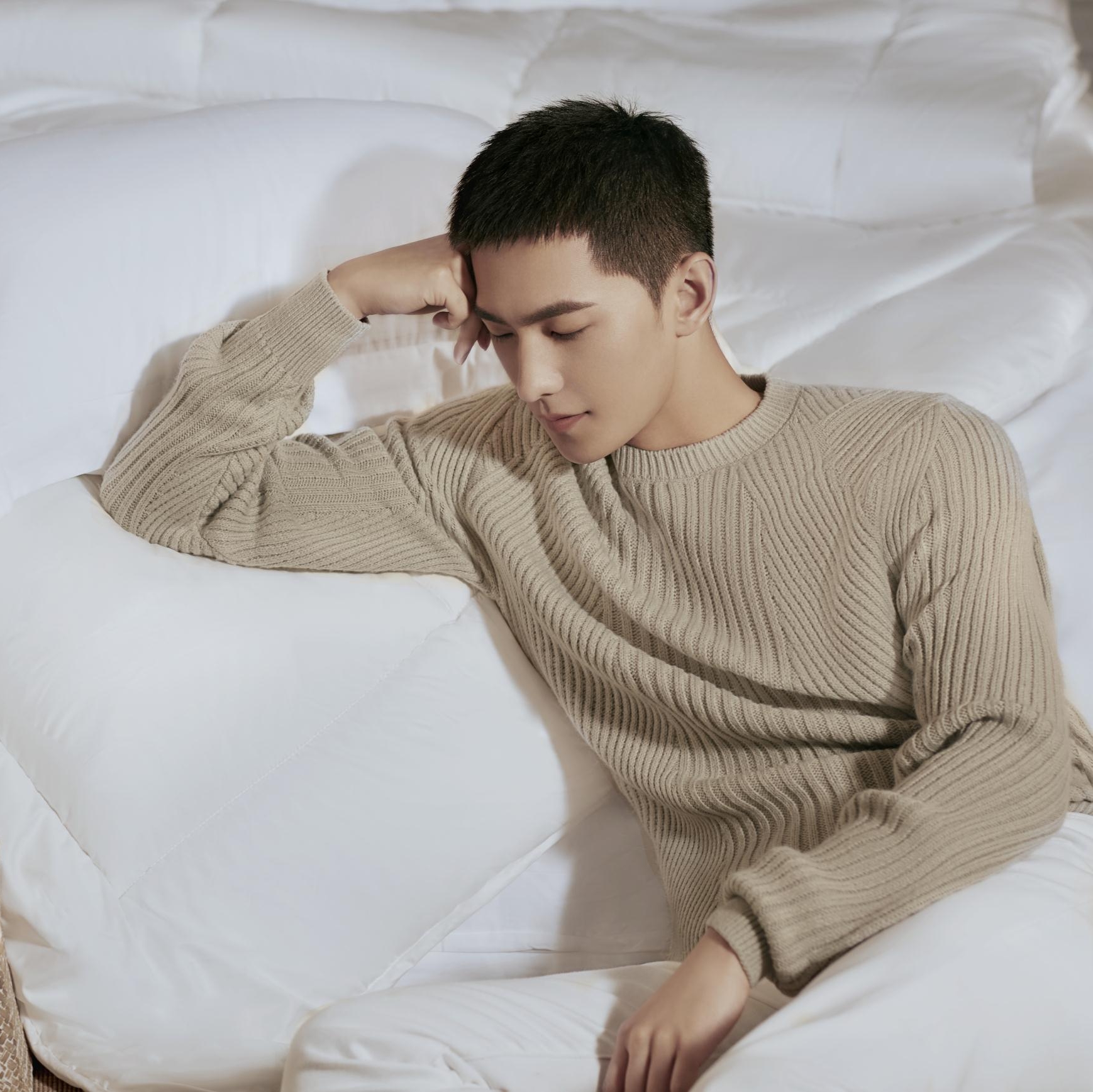 来自咩咩清晨诱惑暴击超级温柔的居家暖男