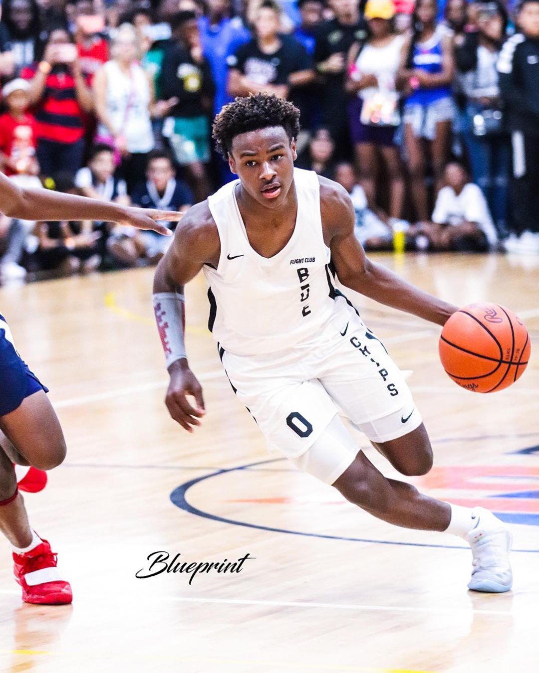 bronny赛场帅照一组!