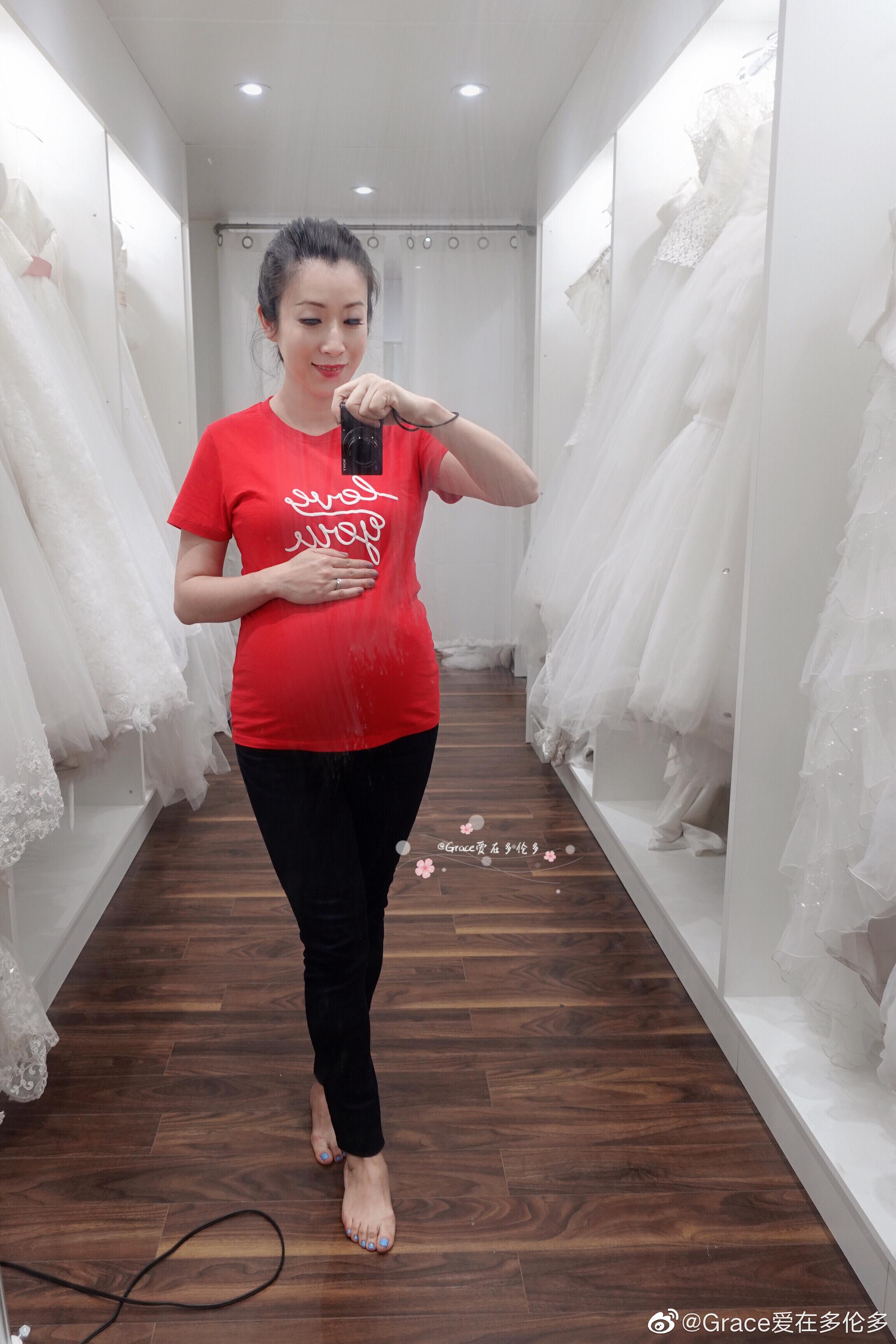 二胎孕照拍好啦,四套造型都很喜欢.期待正片!