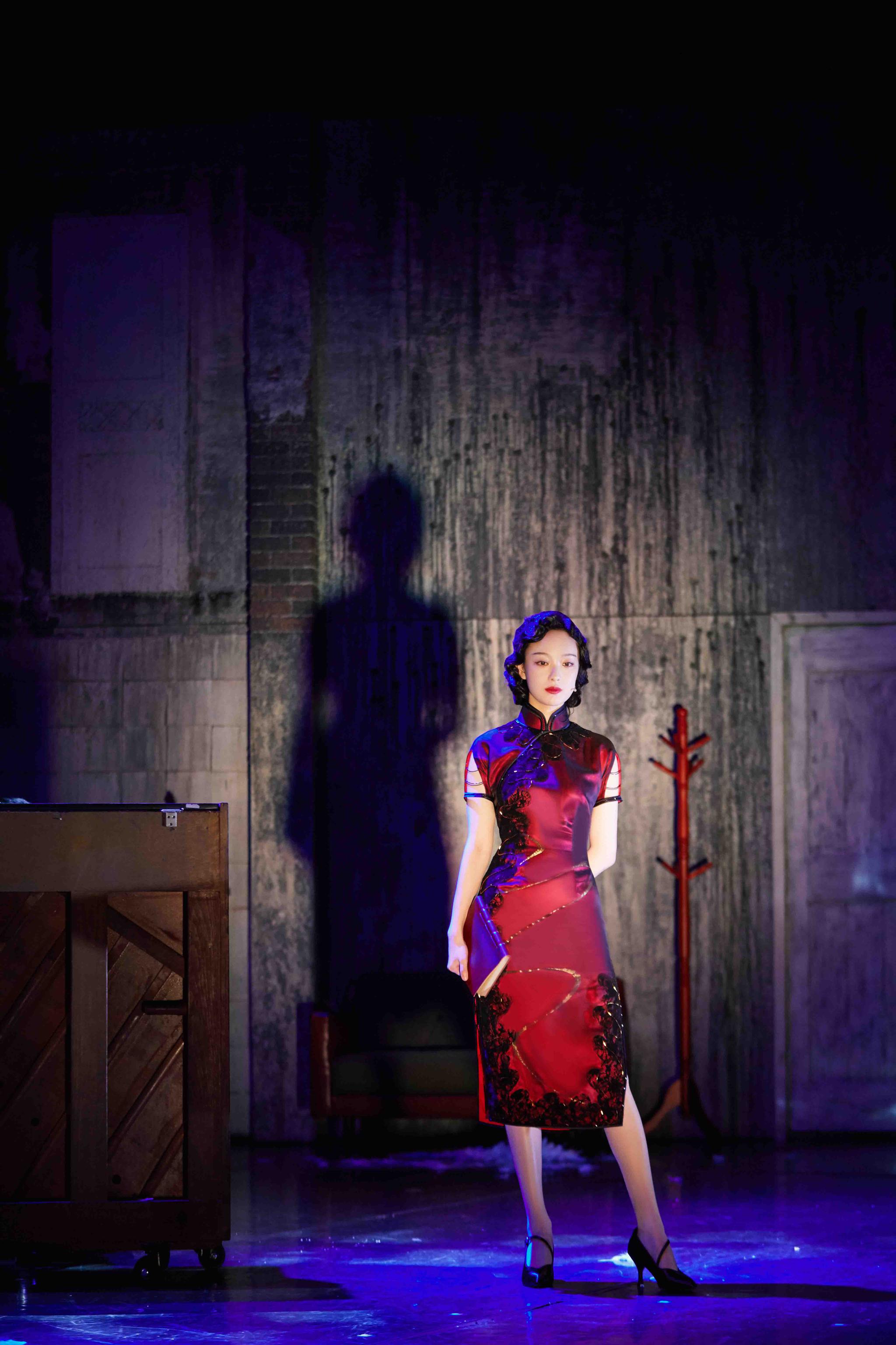 倪妮合作赖声川首演话剧幺幺洞捌全新尝试好评不断