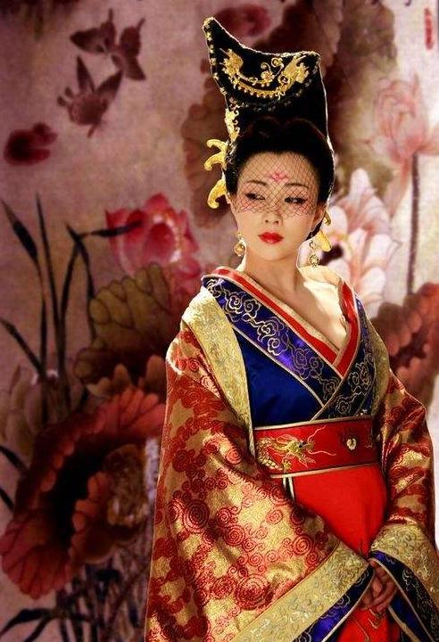 武则天去世三百多年后,差点又出了个女皇帝,死前身穿龙袍!