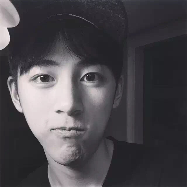 在英国留学的校草 侯家远