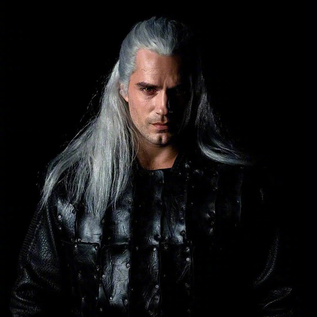 帅帅帅!亨利·卡维尔主演奇幻动作新剧《猎魔人》曝光9张个人剧照