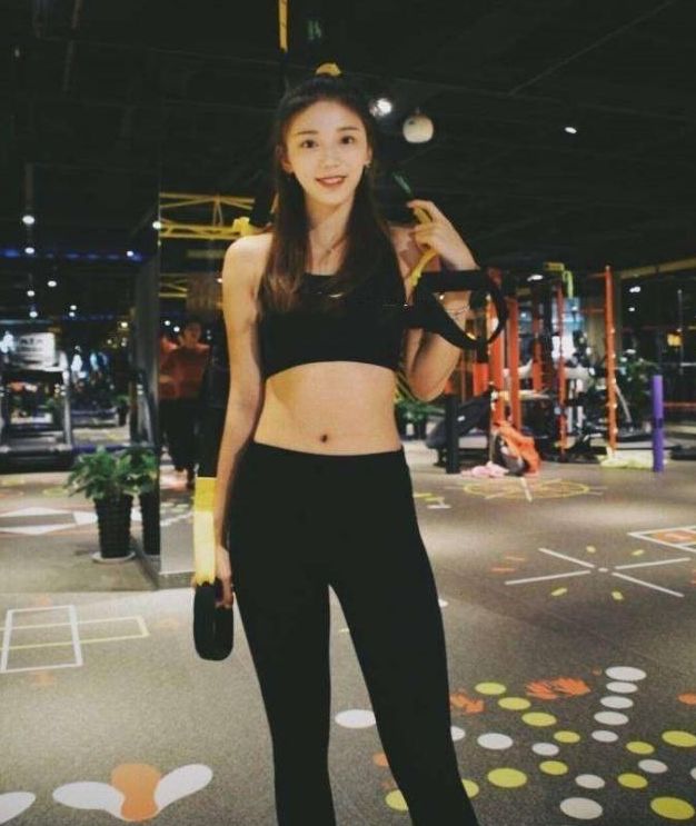 体坛田径女神在全运会上因美貌身材走红大腿根纹身引热议