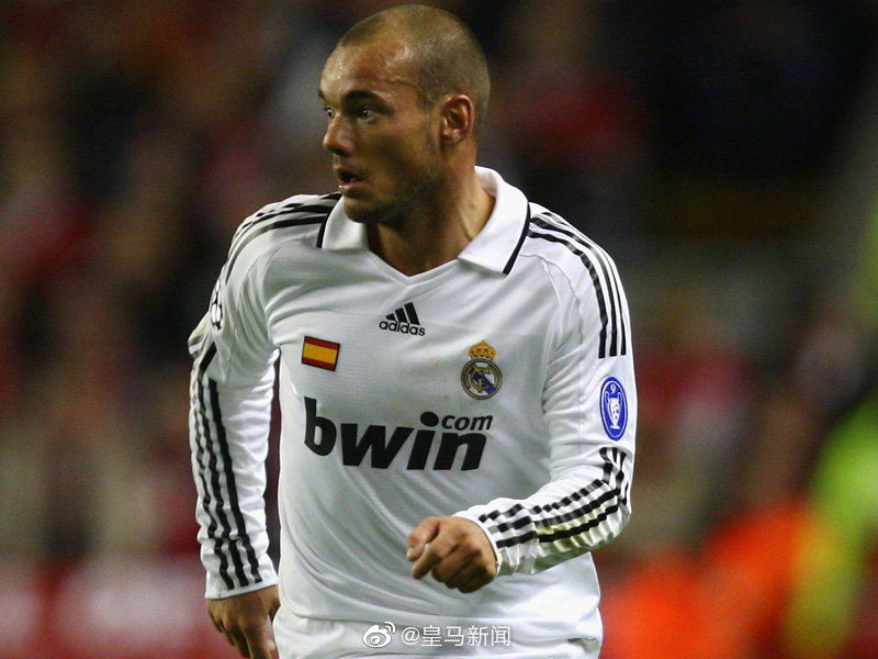 前皇马球员斯内德宣布退役.
