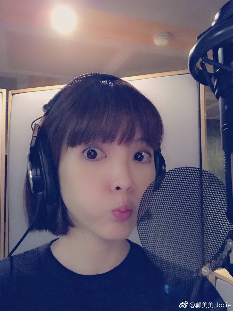 还记得那个唱不怕不怕的郭美美吗她现在长这样啦