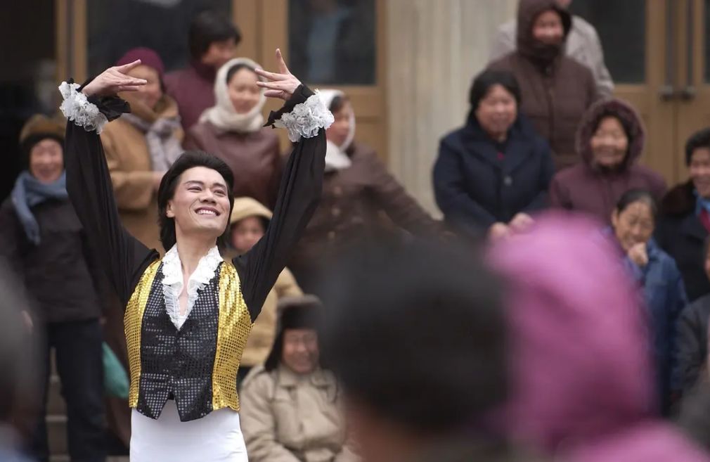 认识王彩玲后没多久,自觉惺惺相惜的胡金泉就跟王彩玲提出,假结婚,以