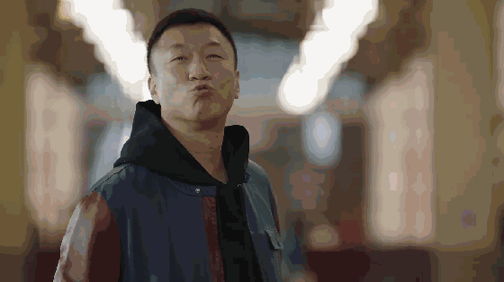 但是在参加完《极限挑战》后,孙红雷逐渐树立了"颜王"的人设.