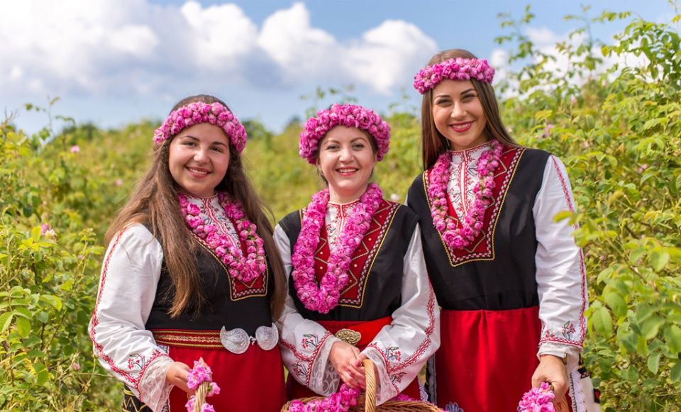 在那鲜花盛开地方,有个玫瑰王国|保加利亚|玫瑰|玫瑰园_新浪新闻