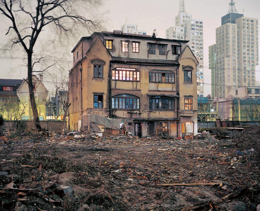 烂尾的城市破碎的山河丨greggirard