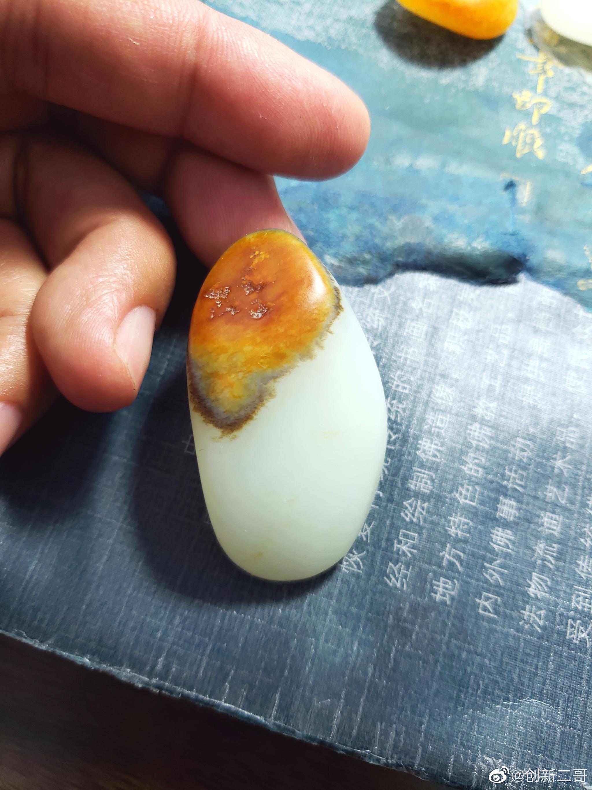 俄黑皮料的最大特点就是黑皮黑皮料也是经过长年的风化形成的