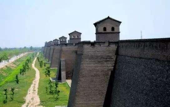 当"热兵器"成为主流后,城墙慢慢失去作用,马面也淡出了防御系统.