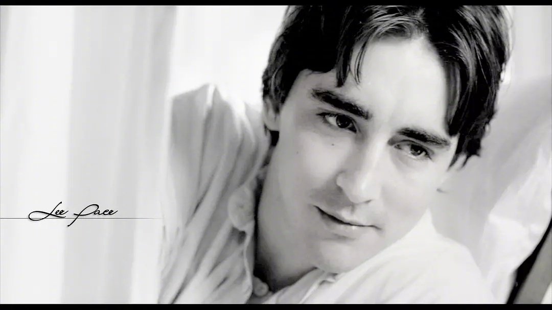 所谓美人在水一方李佩斯今天40岁生日快乐