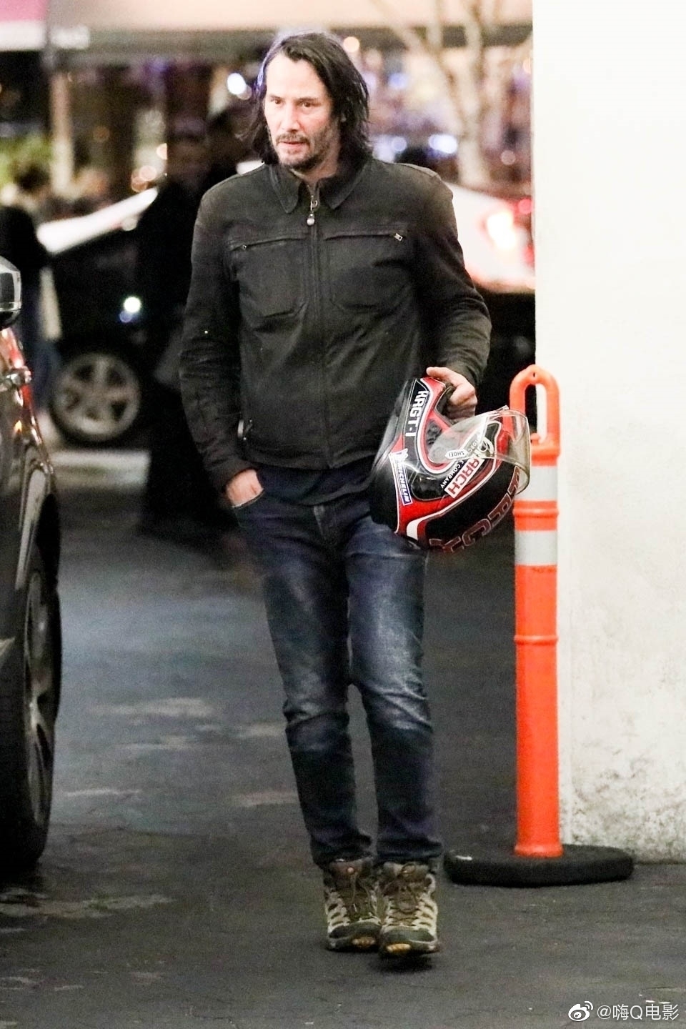 基努里维斯9月19日街拍