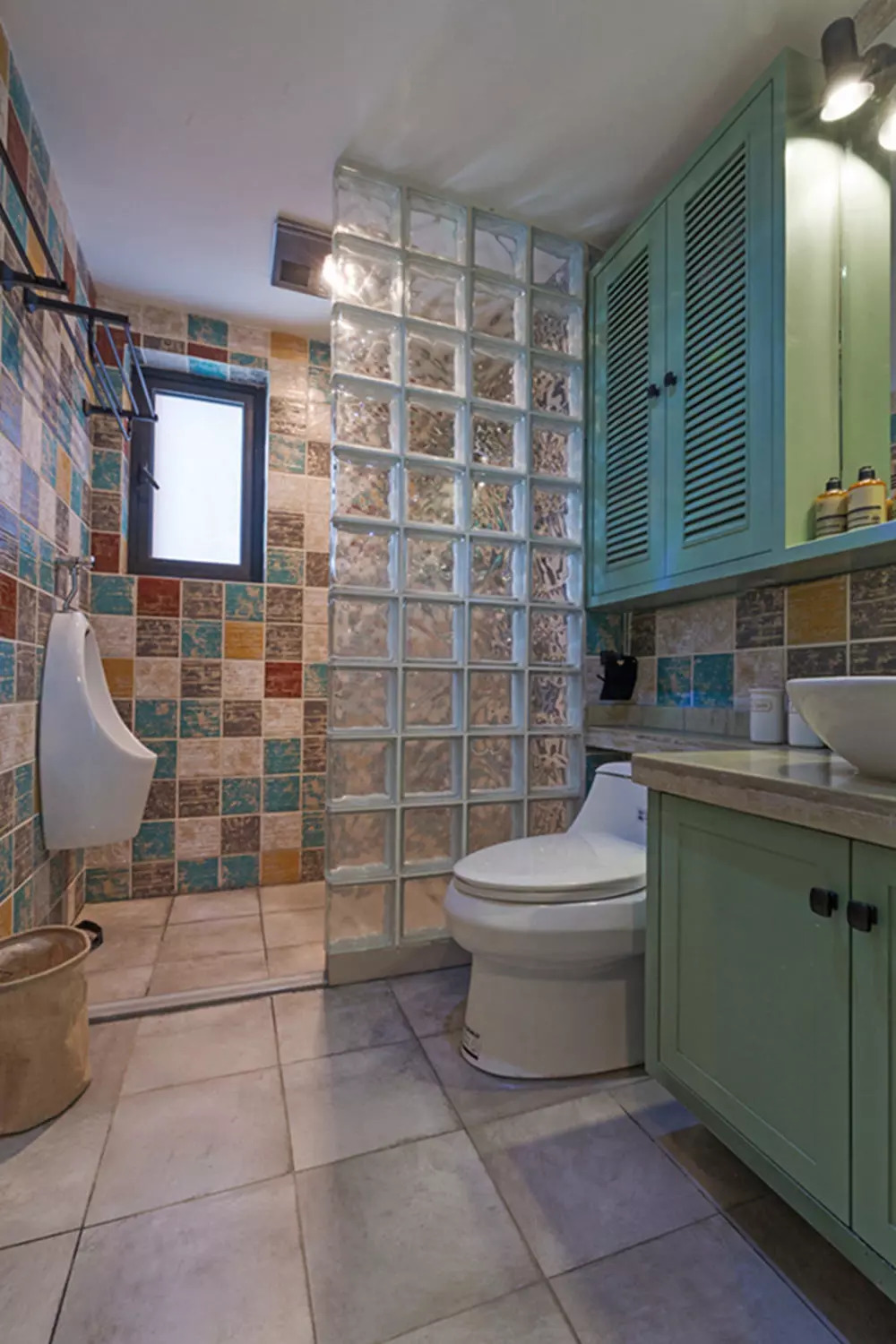 装修玻璃砖,颜值实用,关键是隔音好|玻璃砖|采光|隔断_新浪新闻