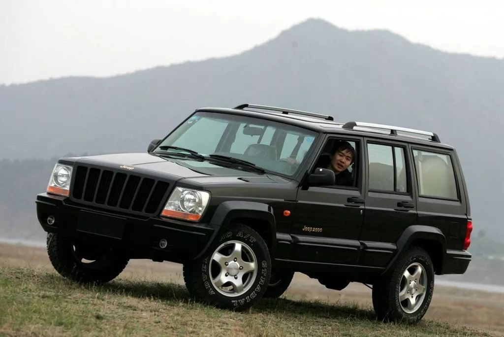 北京jeep在第一代国产切诺基和克莱斯勒先进技术的基础上,结合当时