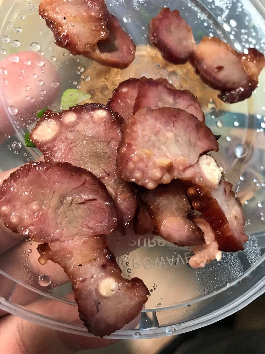 外卖吃到米猪肉吃了一半全吐了