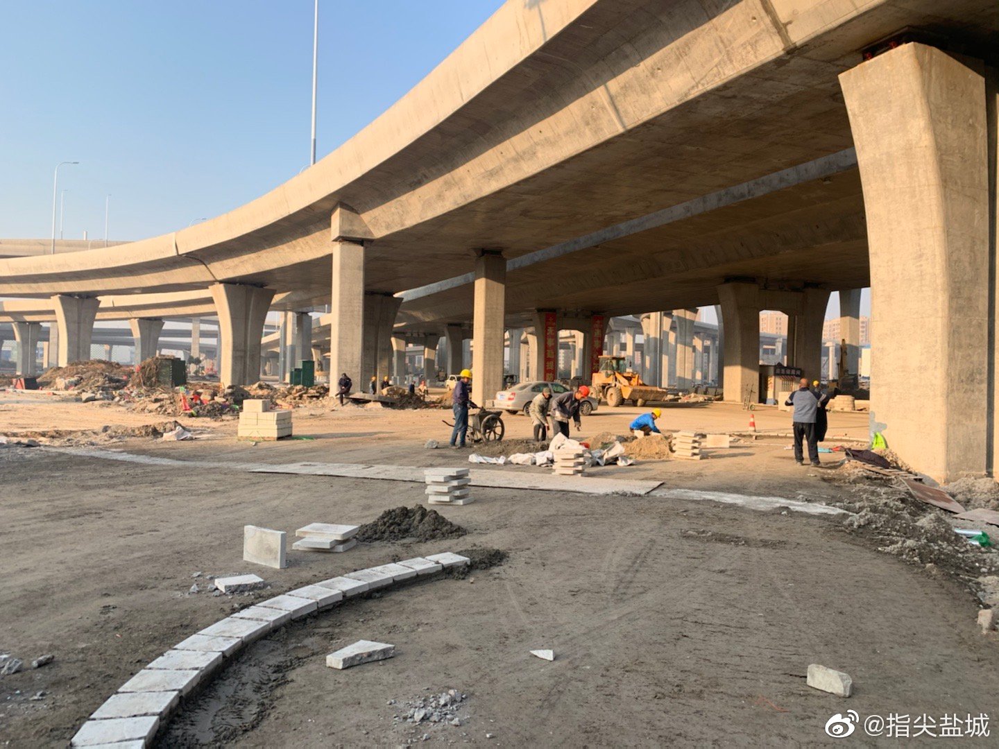 实拍城东青年路高架施工现场,今天已经十号了,十五号就要通车了_高清