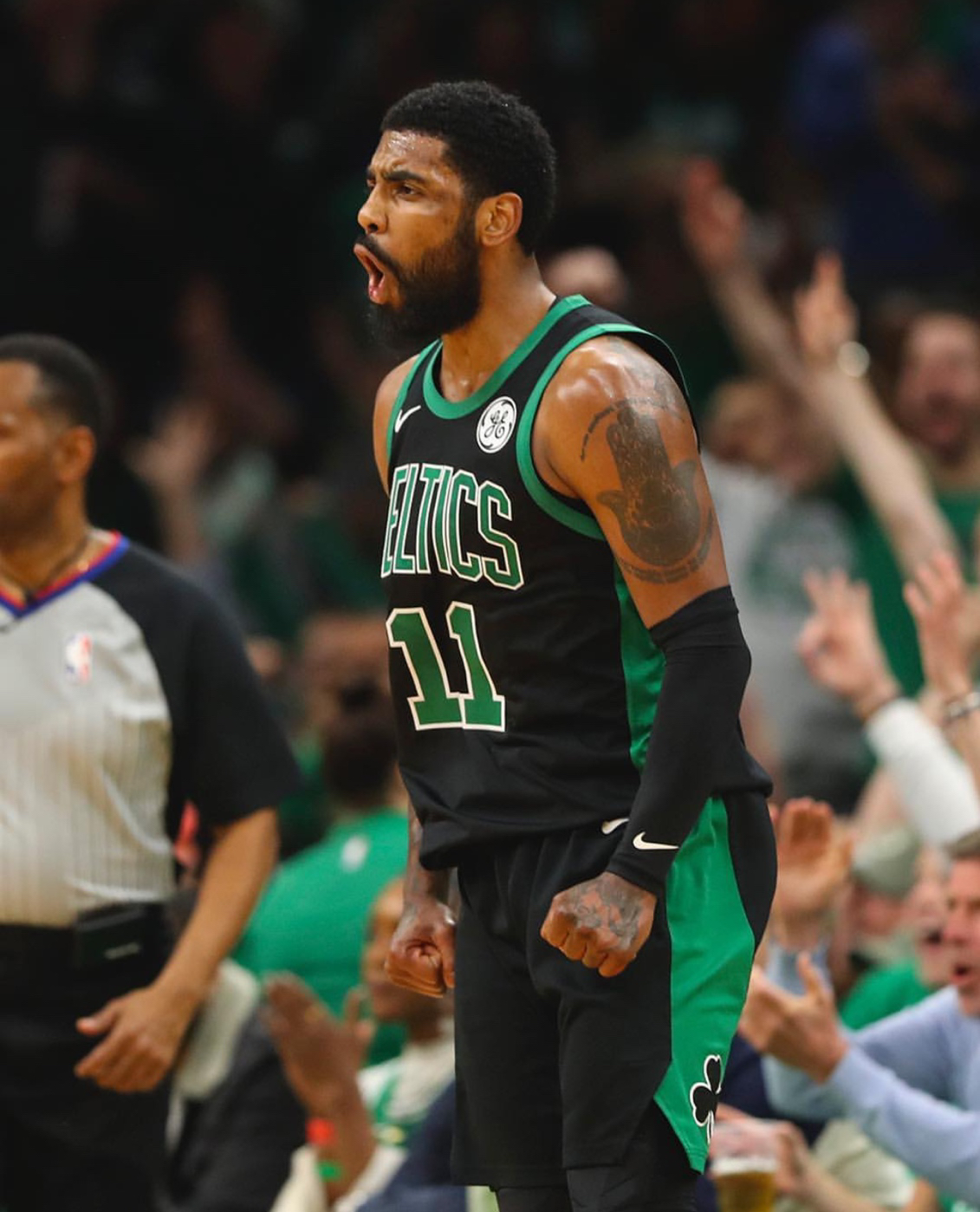 凯里欧文在季后赛首场比赛砍下20分7助攻5篮板2抢断