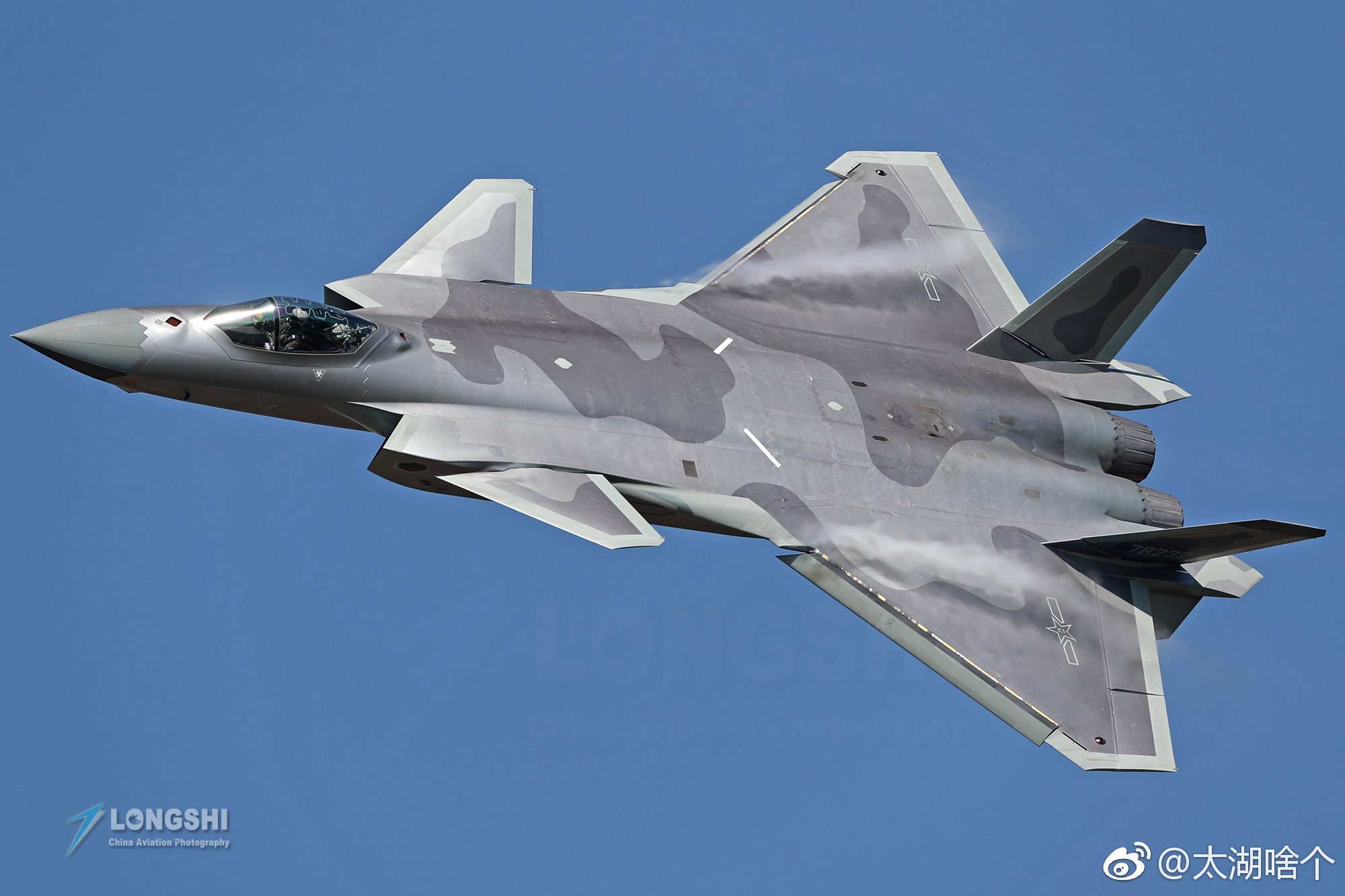 歼-20威龙战斗首飞已有8年,这是我国研制的第一款隐身战斗机