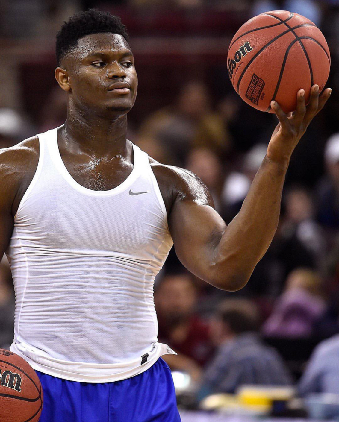 大学时期的锡安身材已经如此劲爆