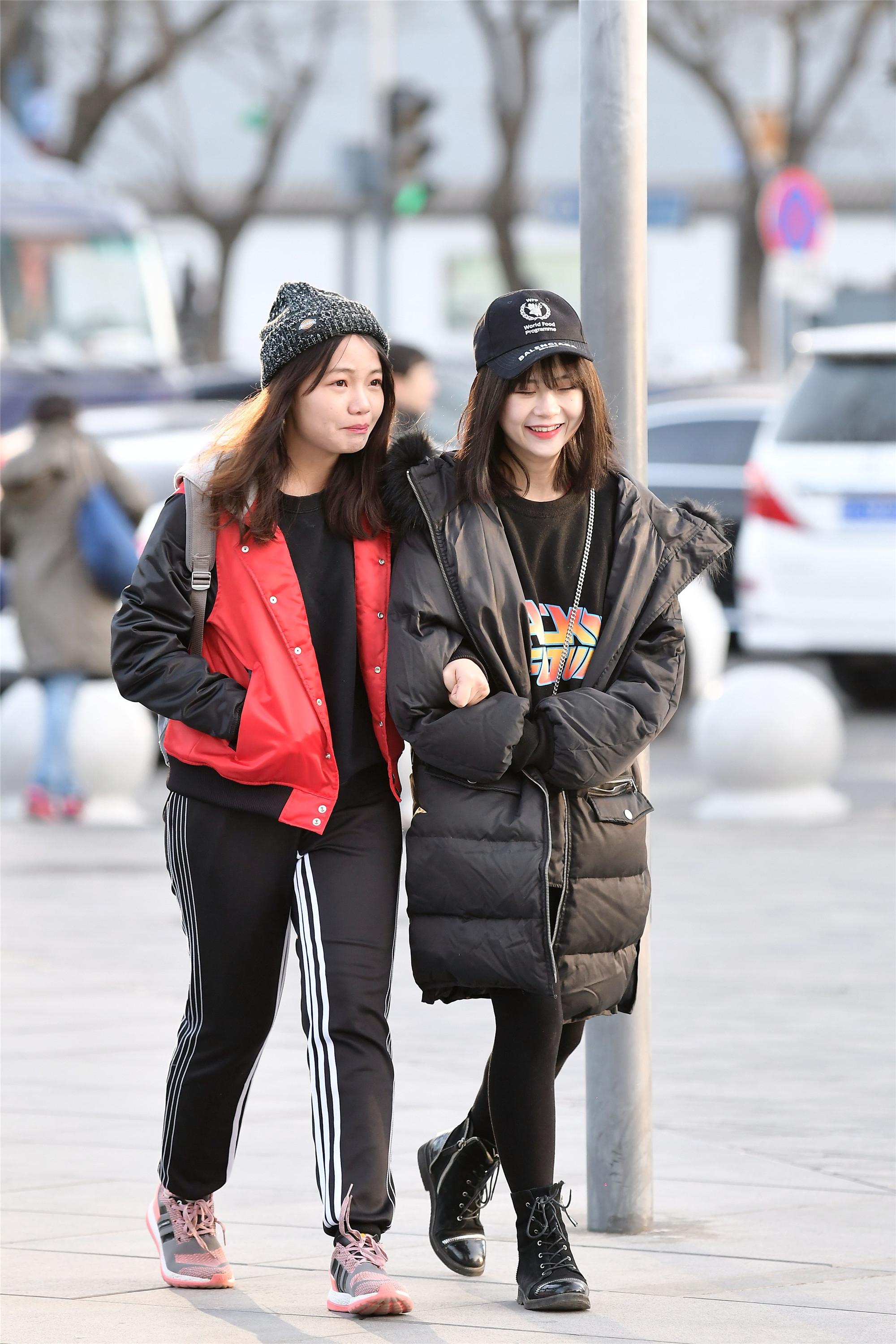 零度以下的初冬约闺蜜逛街也不再是美丽动人的搭配