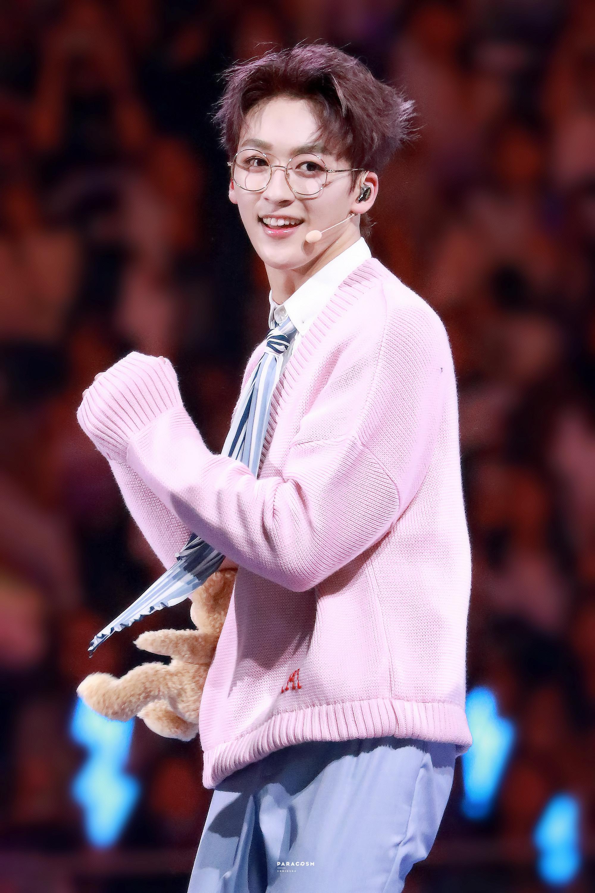 何洛洛,万物枯荣皆为你眼,我目眩神驰,而你一笑清明