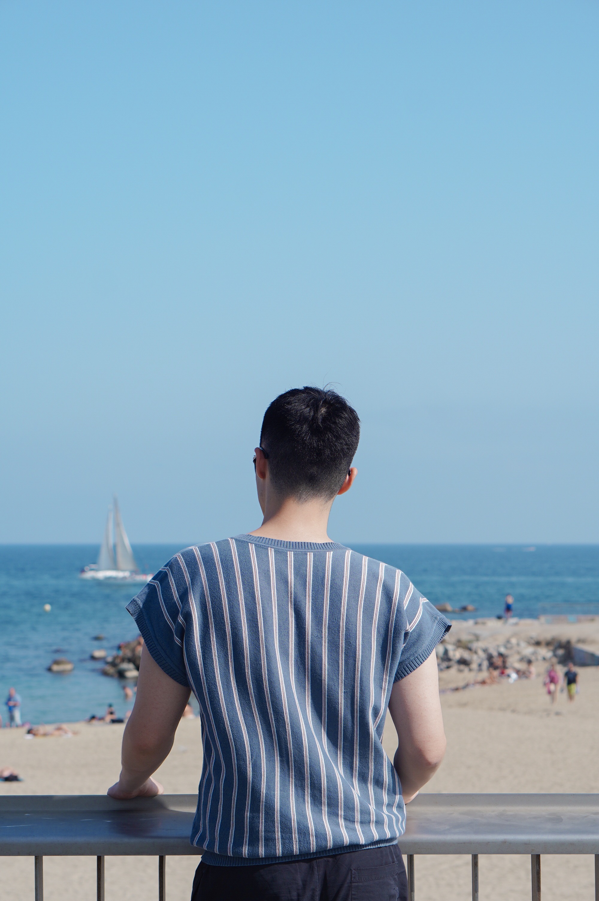 听说巴塞罗那有天ti海滩中午就宿醉的我立刻手刀跑步飞奔加入