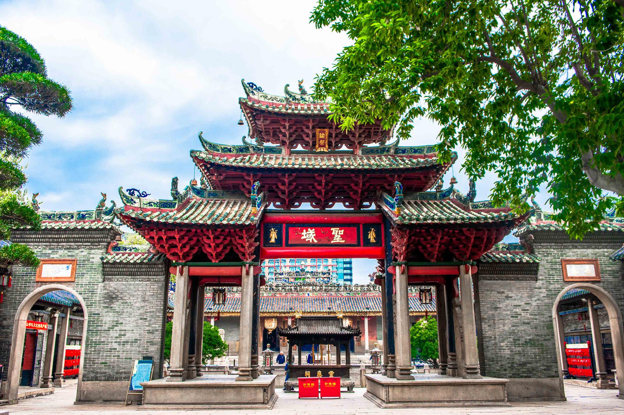 佛山最出名景点,被外国人称为东方艺术之宫,本地人结婚之日必来