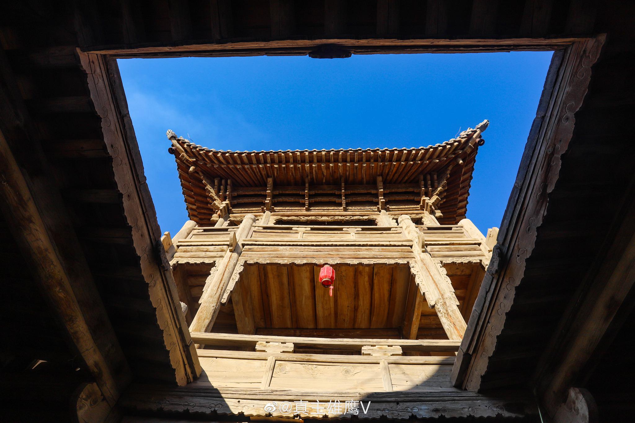 在民勤县县城不远的地方有一座叫做瑞安堡的古建筑群