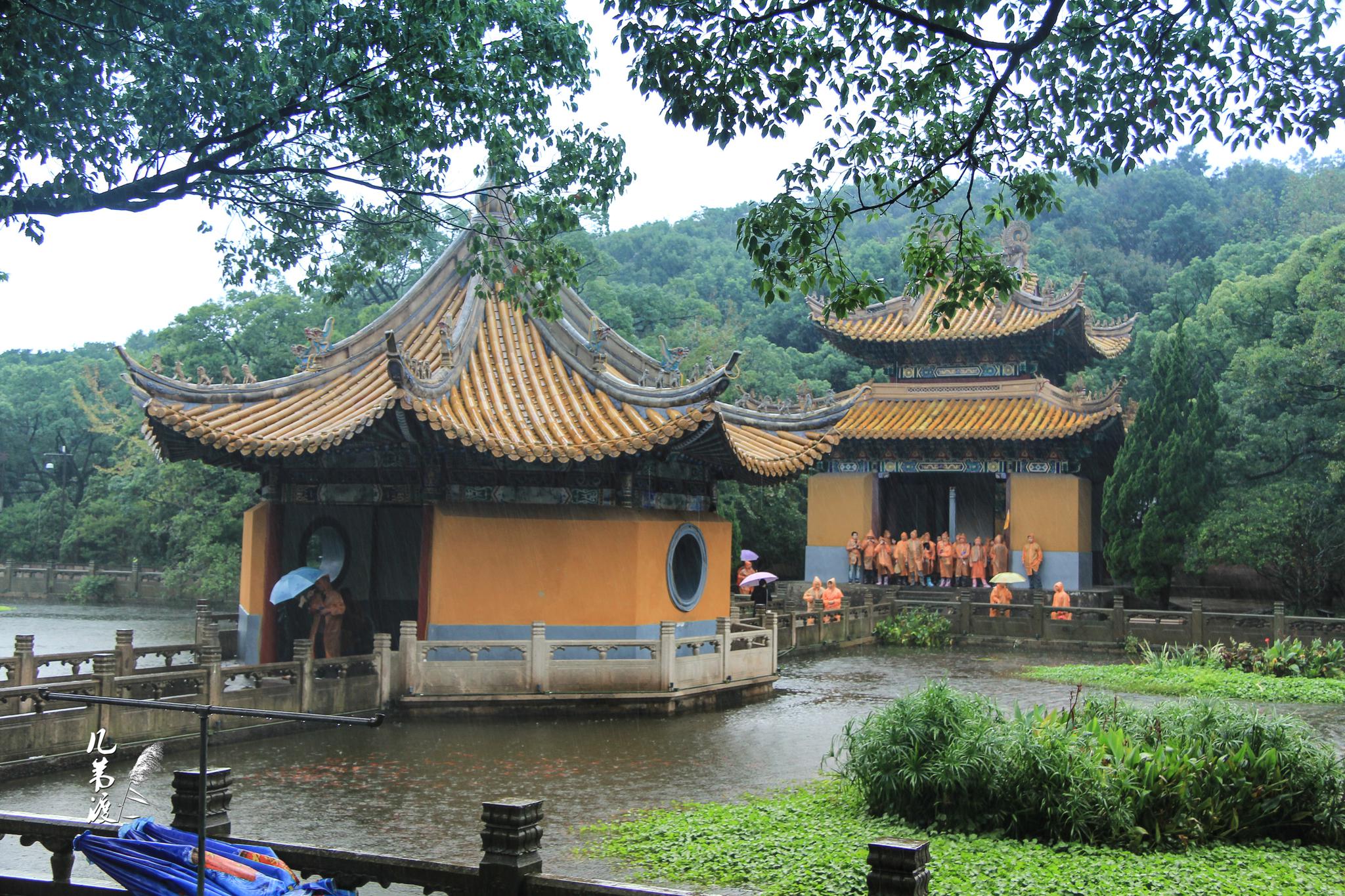 海印池 在普济寺山门前