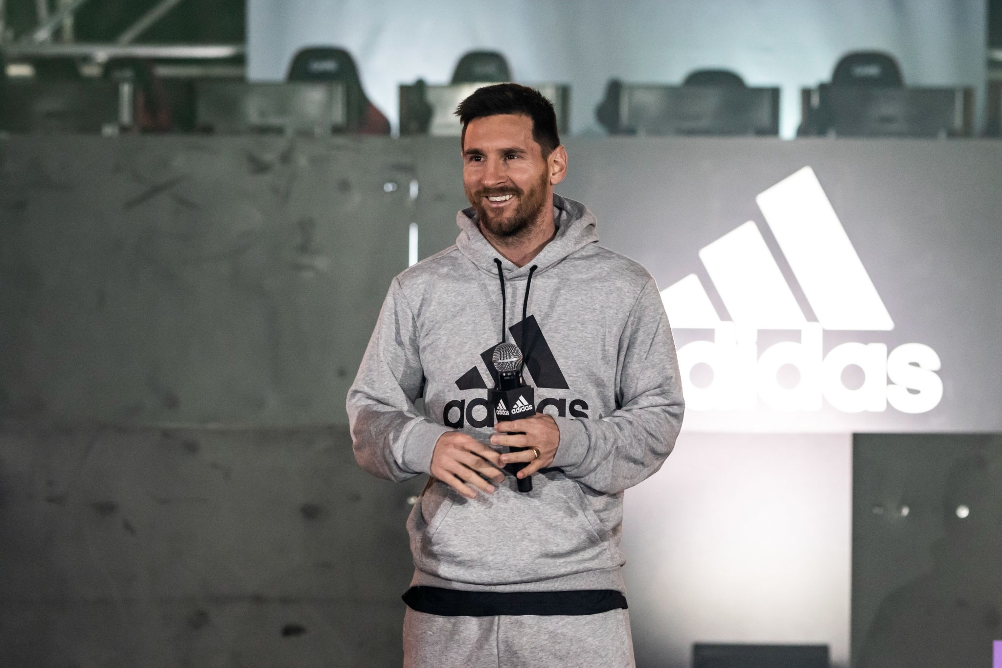 梅西出席阿迪活动组图