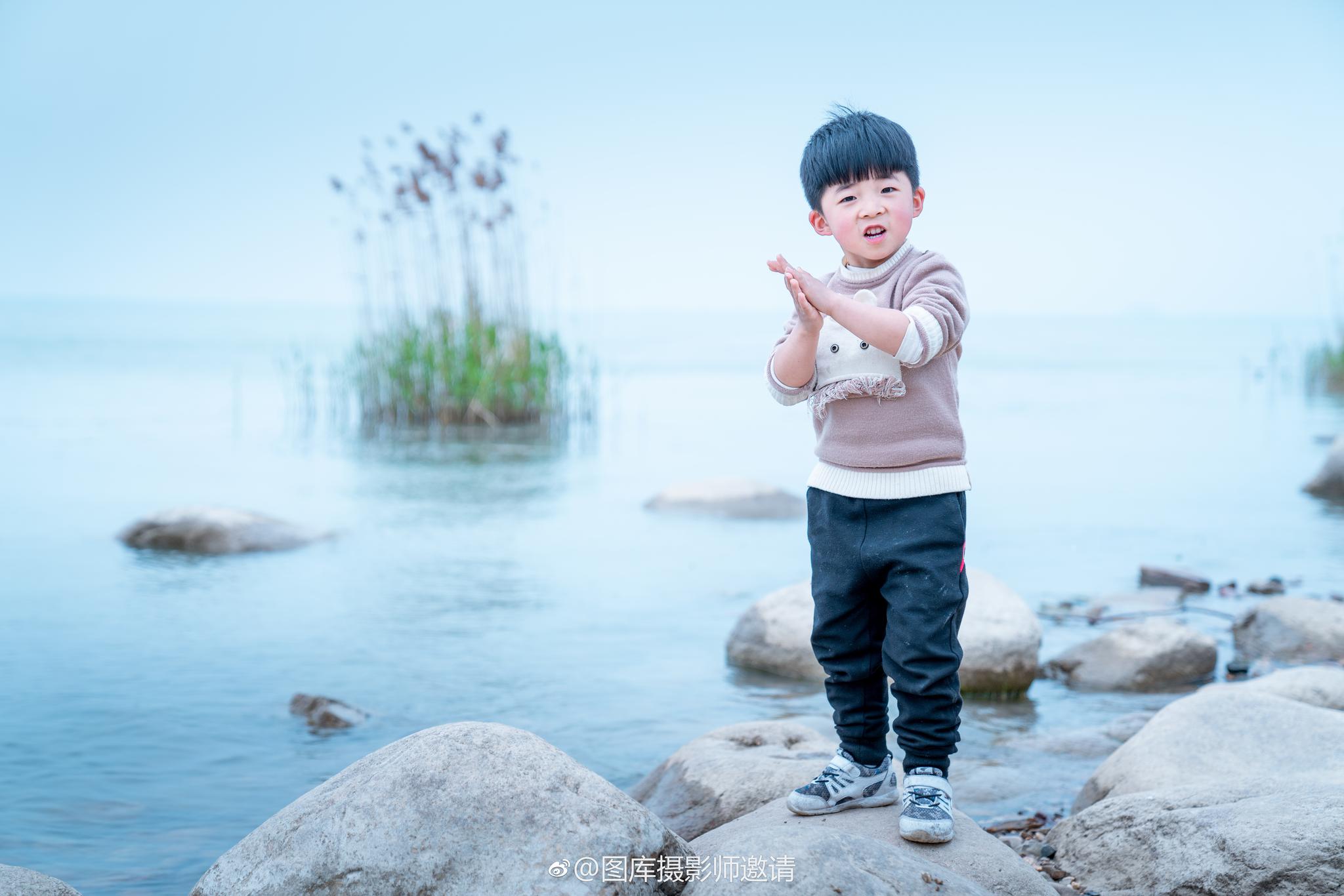 调皮小孩|小孩_新浪新闻