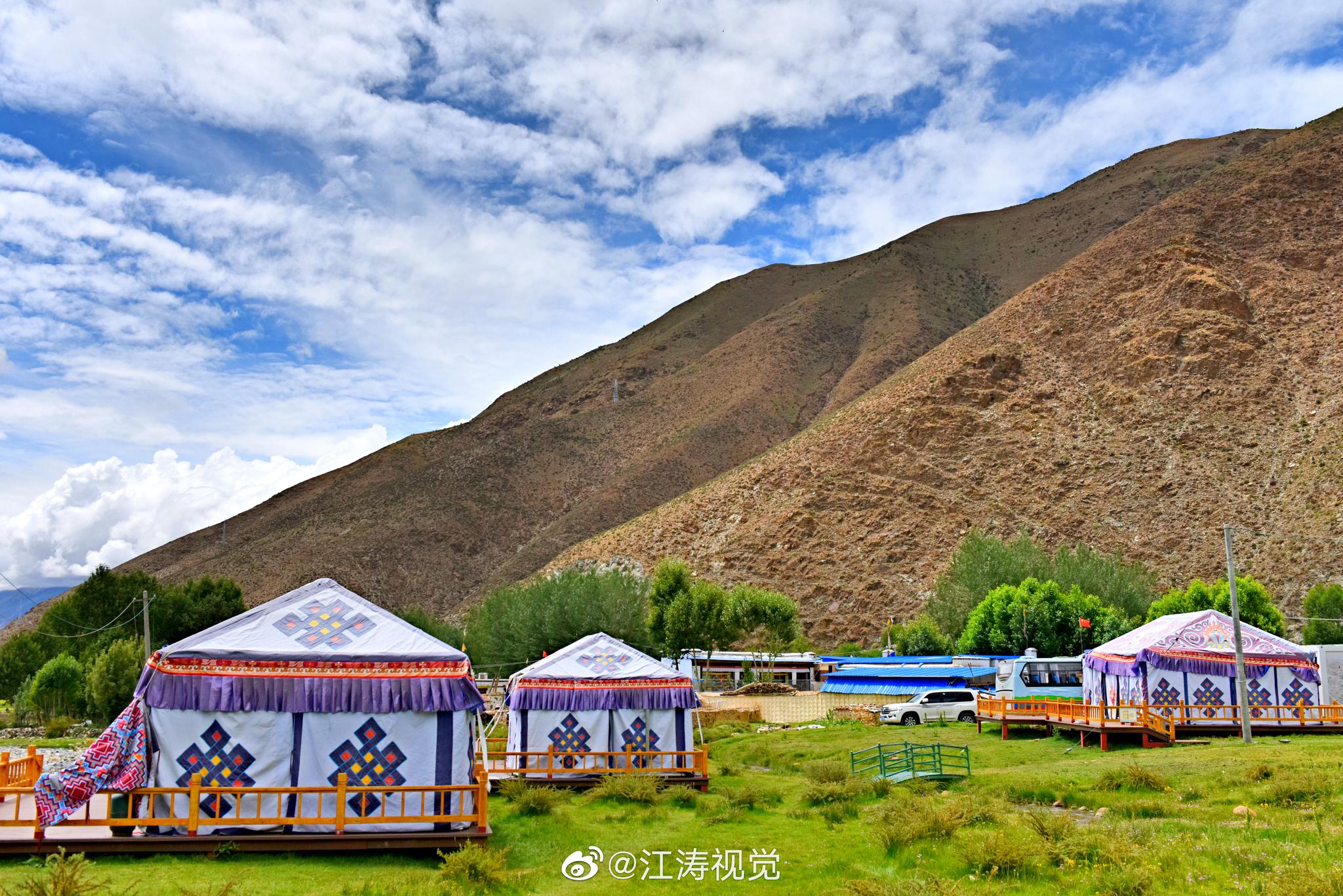 从拉萨出发,沿318国道穿过达孜县城再往南几公里