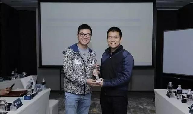 "借他人智慧解自己困惑,借他人困惑助自我成长",姚朔斌称,这是他们