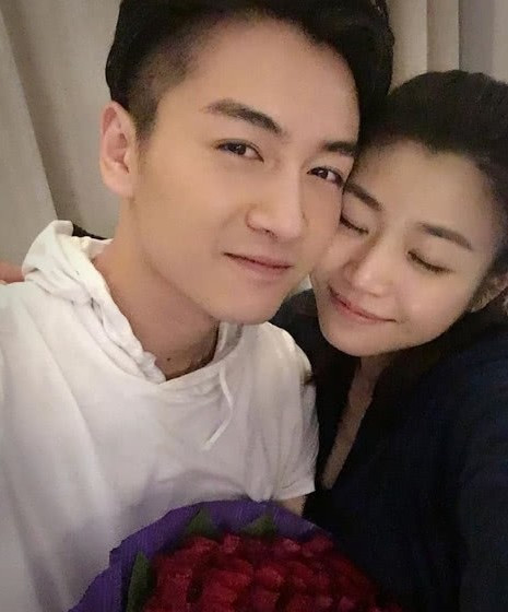 陈晓为陈妍希庆生,表白妻子:你的努力,我自愧不如