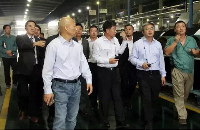 这位浙江海宁人白天董事长晚上村支书竟要在柬埔寨办经济特区