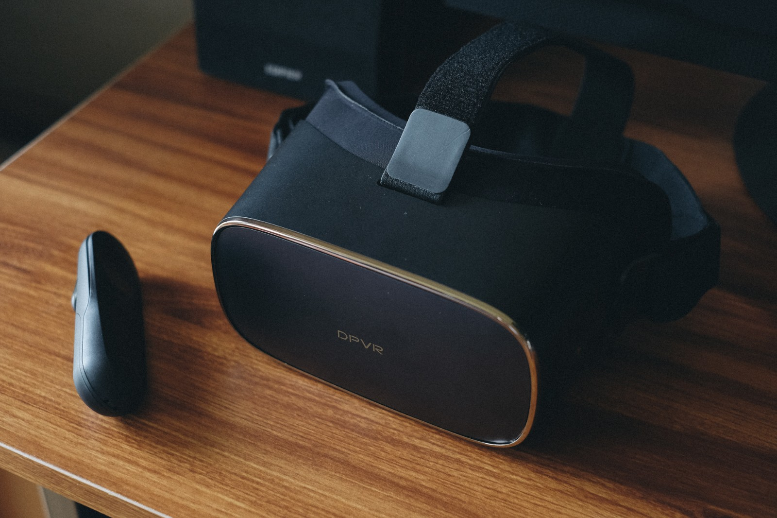 在家也能享受如同影院imax般的观影效果大朋dpvrp1pro