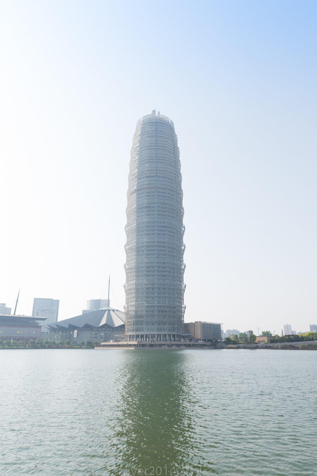 郑州cbd的标志花22亿元修建成中原第一高楼