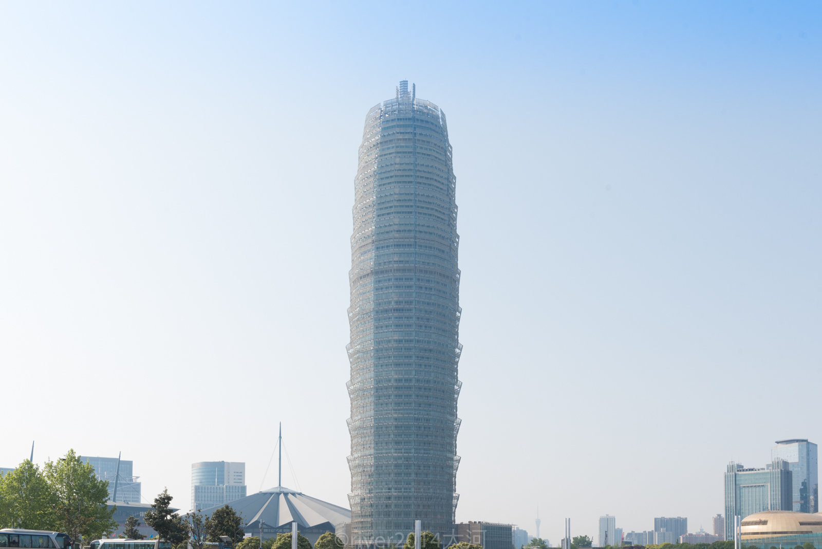 郑州cbd的标志花22亿元修建成中原第一高楼