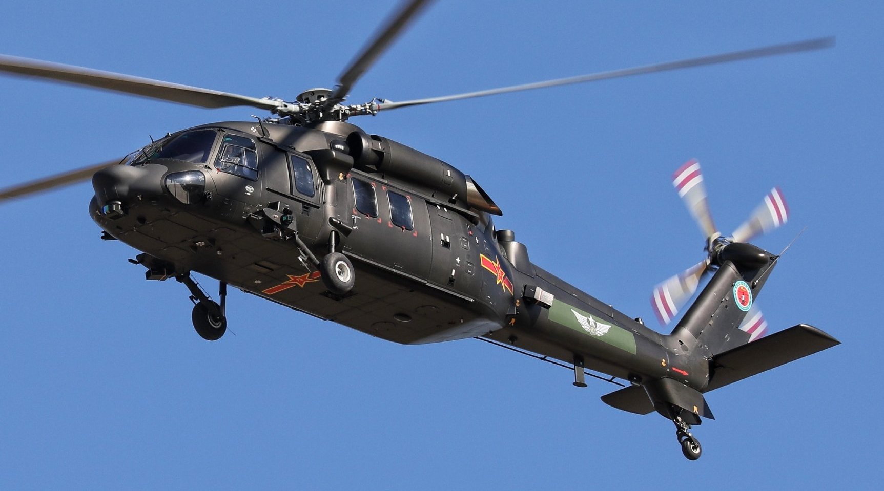 不负军迷期待,直-20腾飞空天,专家:中国自己的黑鹰直升机